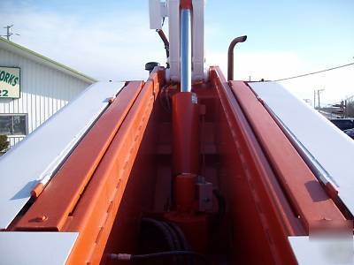 2004 snorkel TB60 4X4 boomlift dual fuel 110 generator
