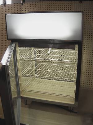 Refrigerator/merchandiser~countertop/passthru~lighted 