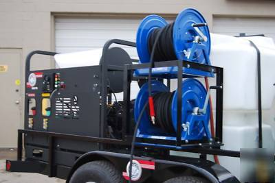 2 mobile pressure washers, water recovery and recycling