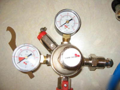 Guinness kegerator equipment w/ genuine guinness tap 