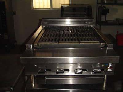 Montague uflc-24R legend char-broiler, 24