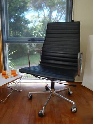 Eames leather EA335 office chair retro gas lift