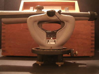Berger level and transit level model 200A w/ case