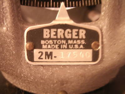 Berger level and transit level model 200A w/ case