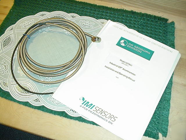New imi industrial accelerometer 607A61 w/manual 
