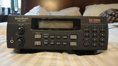 Radio shack PRO2052 pro-2052 police scanner