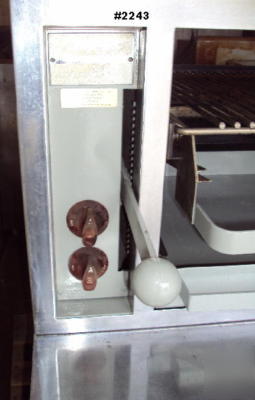 Electric char-grill (w/base) by hotpoint