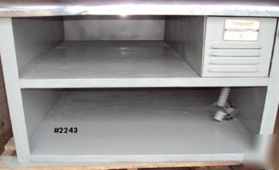 Electric char-grill (w/base) by hotpoint
