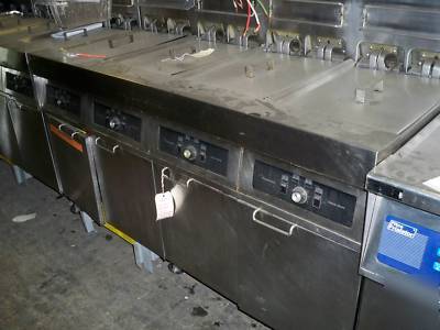4 bay fryer unit w/filtration