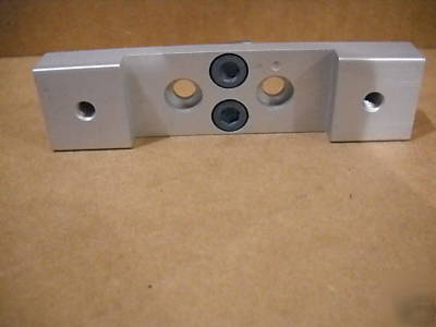 8020 t slot aluminum 25 s roller wheel bracket 25-2752