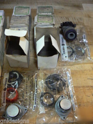 36PC lot ge CR2940U pushbuttons lights & contact blocks