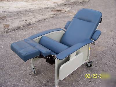 Lumex 577G427 medical clinical care 3 position recliner