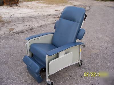 Lumex 577G427 medical clinical care 3 position recliner