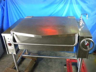 Vulcan vgts-30 electric 30GAL tilt skillet braising pan