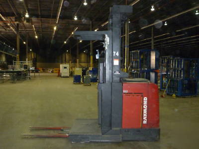 2005 raymond order picke***nice**plus battery charger**