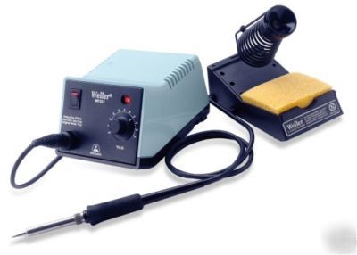New weller WES51 analog soldering station w accessories