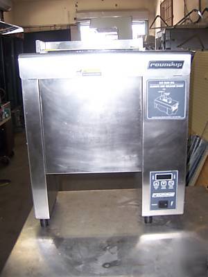 Used round up toaster excellent working condition 