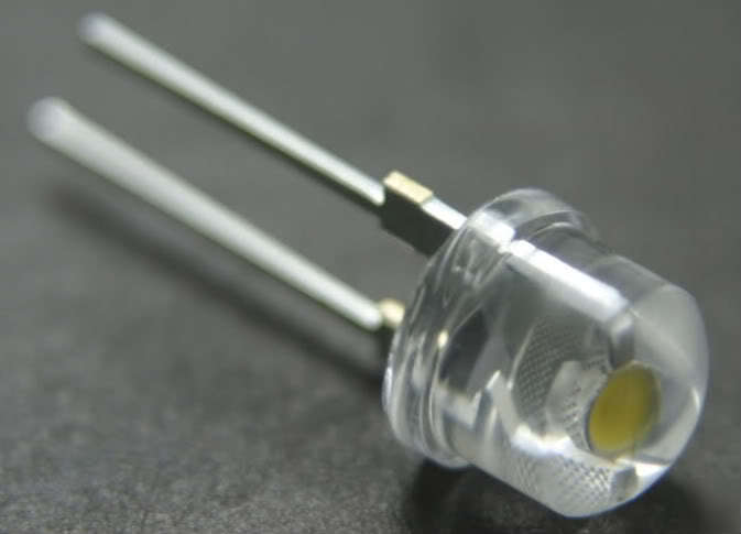 500P 0.5W hp 8MM white strawhat led 140.000MCD 140Â° 