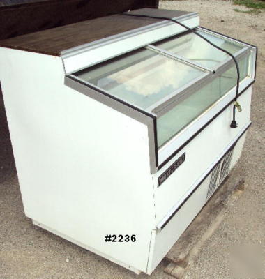 Reach-in ice cream freezer/chest/cabinet 