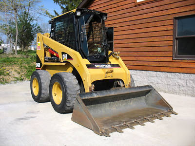2006 caterpillar 246B skid steer loader 900 hrs 