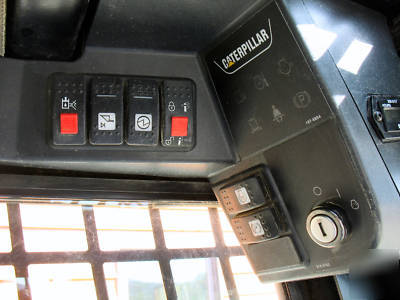 2006 caterpillar 246B skid steer loader 900 hrs 