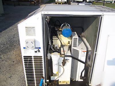 Ingersoll rand ssr-EP15SE 15 hp air compressor package