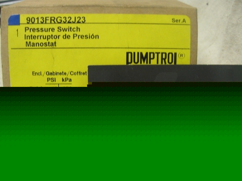 New 9013FRG32J23 square d pressure switch in box