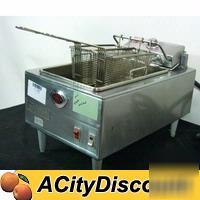 Used wells f-55 elec food / chicken / fish snack fryer