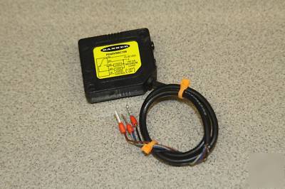 Banner PD45VP6C100 laser picodot precision sensor long