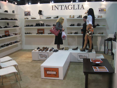 Trade show booth exhibit 20X20 island configurations 