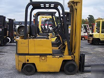 Caterpillar 3000 lb cap forklift 1985