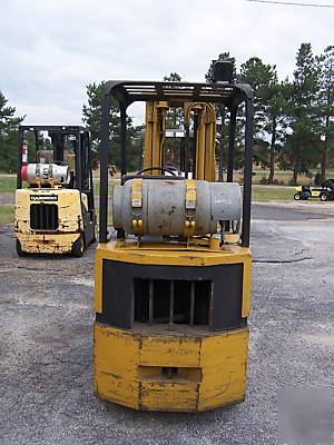 Caterpillar 3000 lb cap forklift 1985
