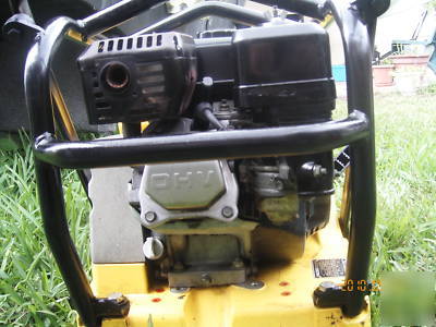 Wacker 1540 plate compactor honda 5.5 gas motor w/tank
