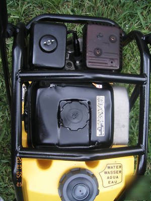 Wacker 1540 plate compactor honda 5.5 gas motor w/tank
