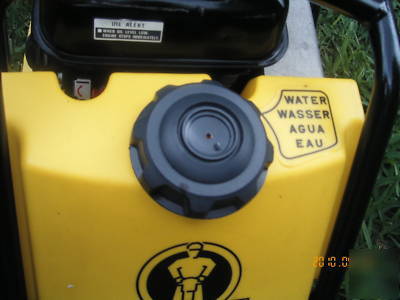 Wacker 1540 plate compactor honda 5.5 gas motor w/tank