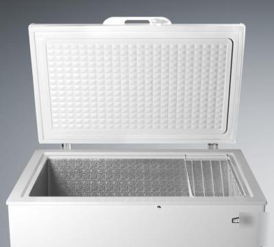 Summit 10 cu ft white commercial chest freezer 44