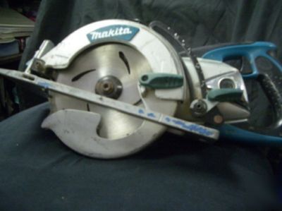 Makita worm drive saw 5377 mg