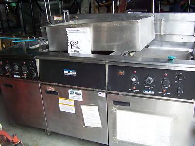 Restaurant equipment: giles commercial banked fryer