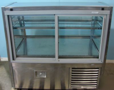 Randell curved glass refrigerated display case, 4'