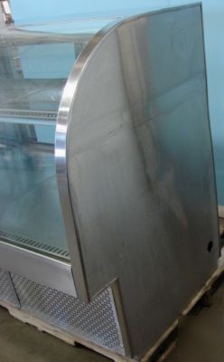 Randell curved glass refrigerated display case, 4'