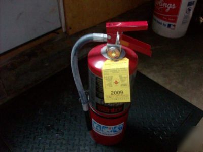 Ansul sentry tri-class (abc) dry chemical fire exting