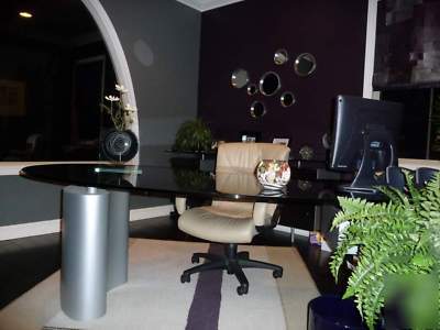 Cantoni - executive desk and 2 door credenza