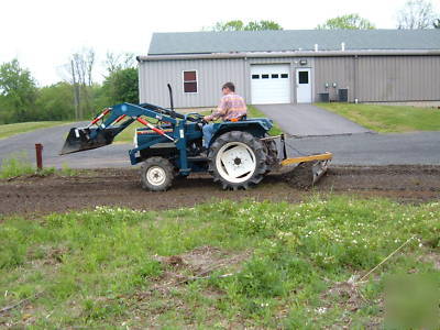 Mitsubishi 3-cyl diesel 4X4 loader tractor blade mower