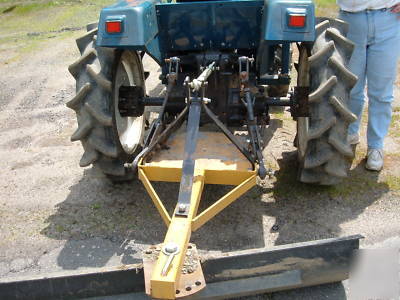 Mitsubishi 3-cyl diesel 4X4 loader tractor blade mower