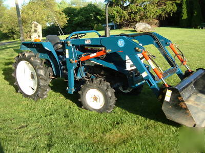 Mitsubishi 3-cyl diesel 4X4 loader tractor blade mower