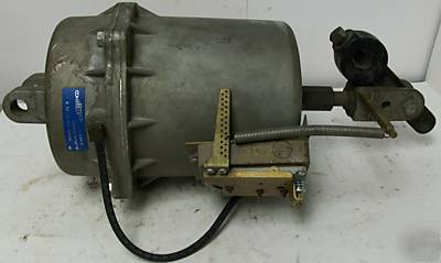 Johnson controls pneumatic piston damper actuator D3244