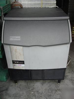 Ice o-matic ICEU300 undercounter ice machine very nice