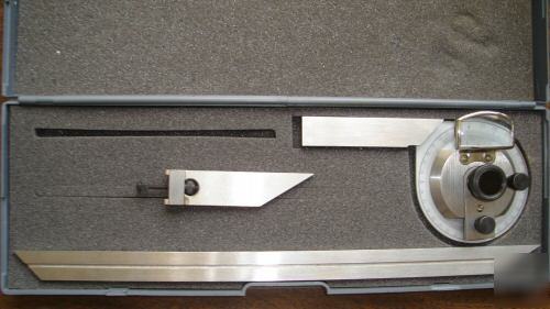 Special universal bevel protractor 12