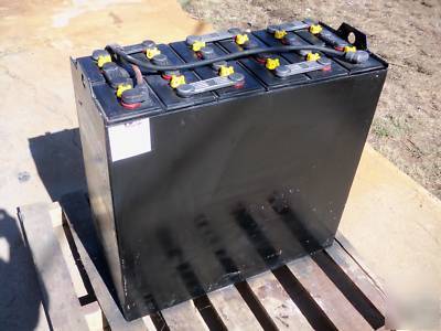 Reconditioned forklift batteries