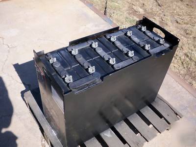 Reconditioned forklift batteries
